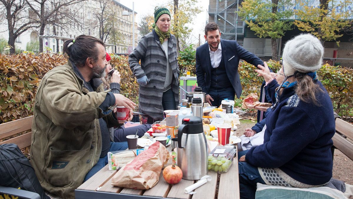 FiP – Frühstück im Park für Wohnungs- und Obdachlose